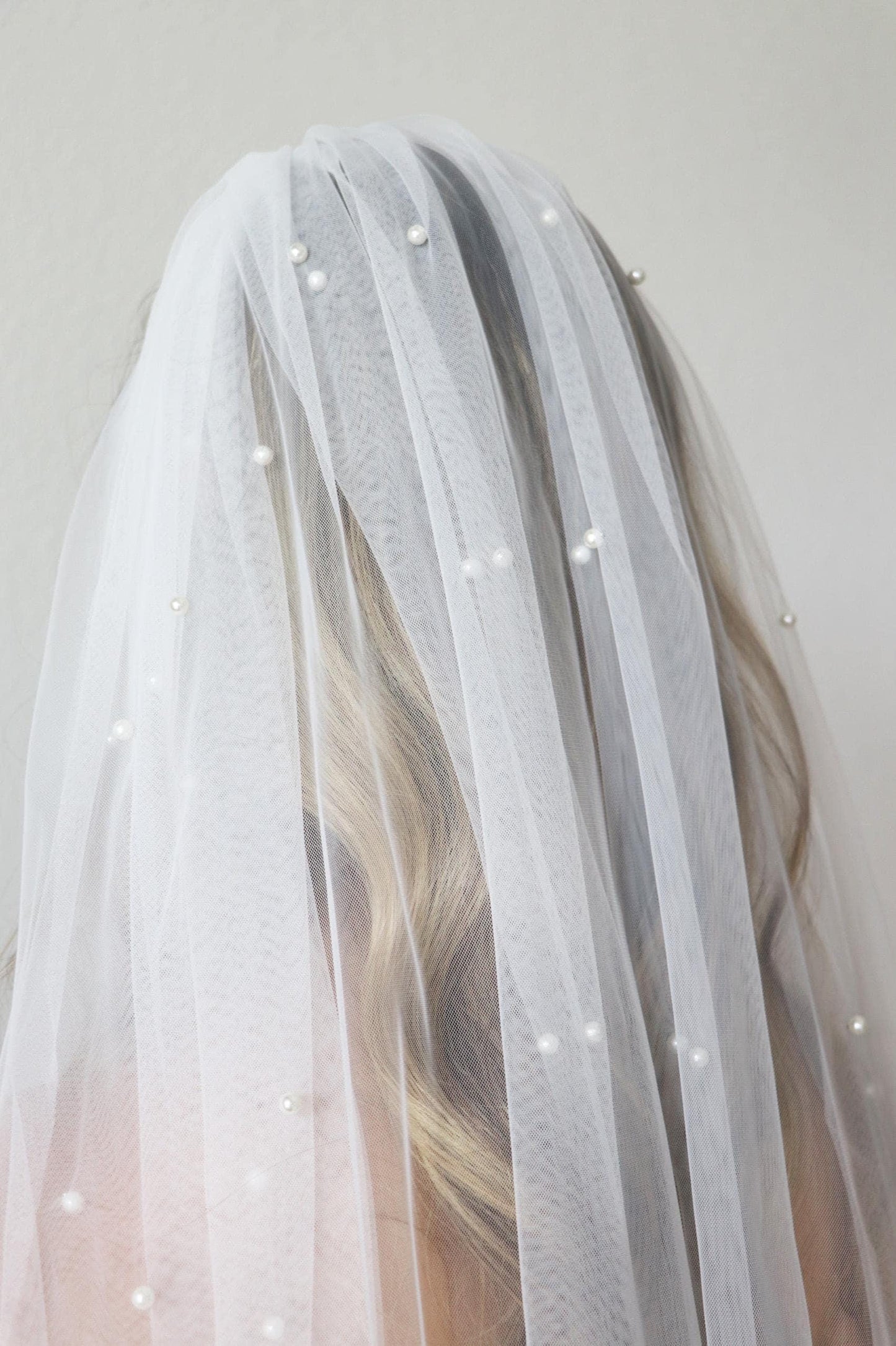 Scattered Pearl Veil