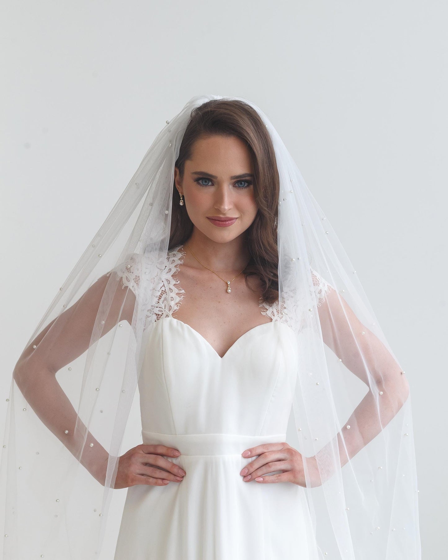 Scattered Pearl Veil