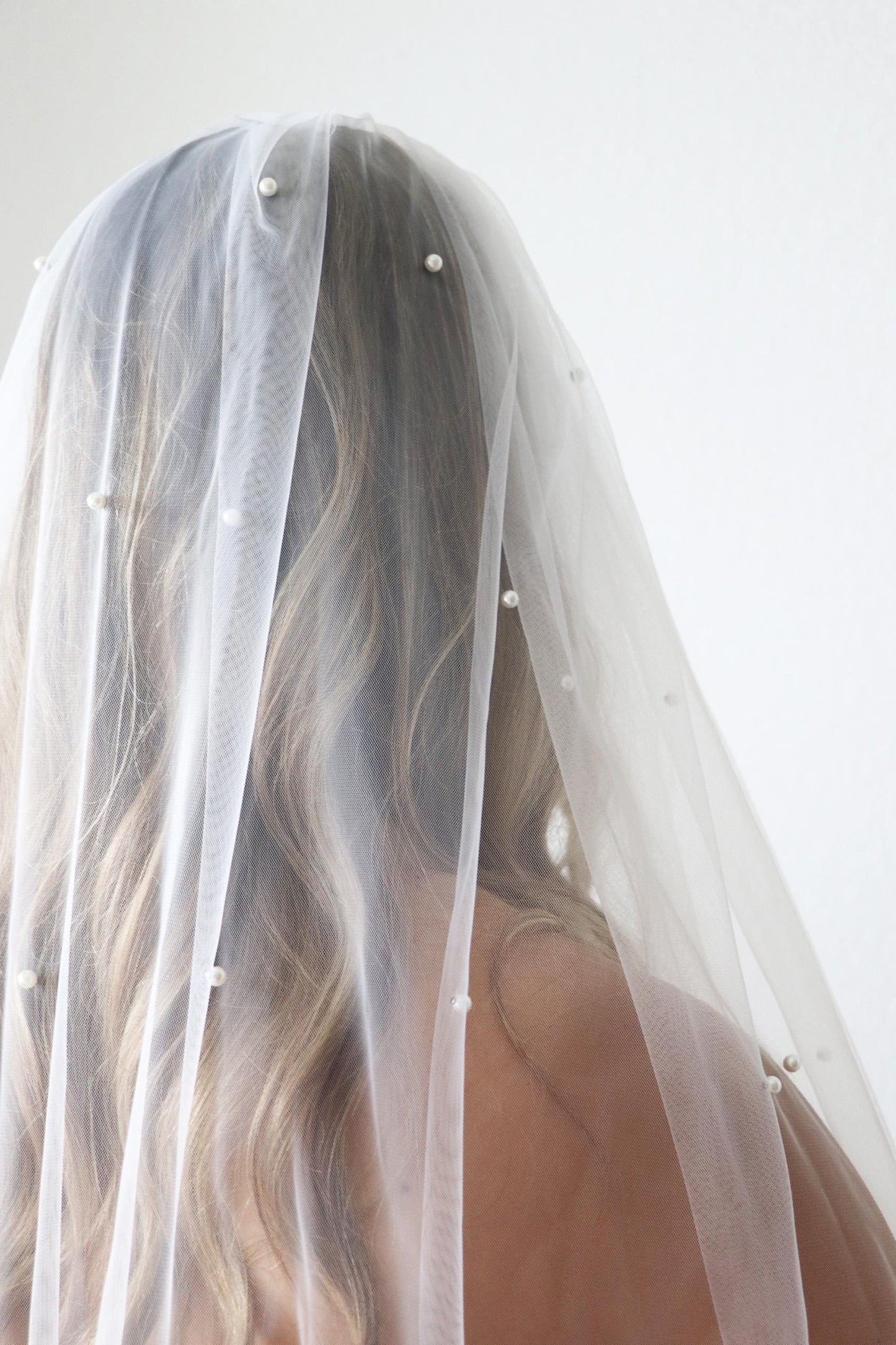 Scattered Pearl Veil