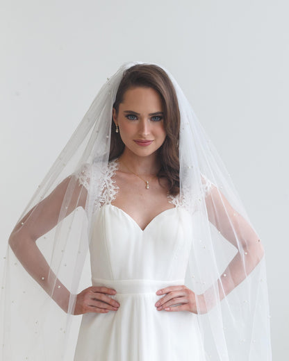 Scattered Pearl Veil