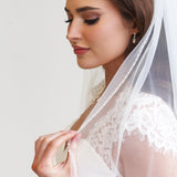 Alternating Pearl and Crystal Beaded Edge Veil