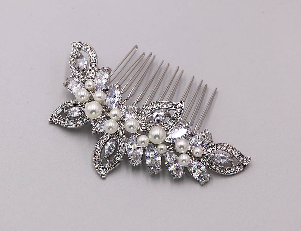 Lauryn Pearl Comb