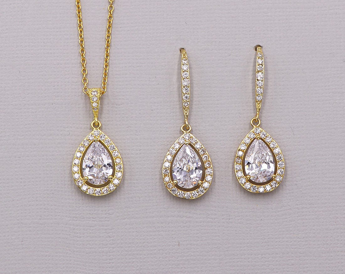 Malania Earrings and Necklace Set