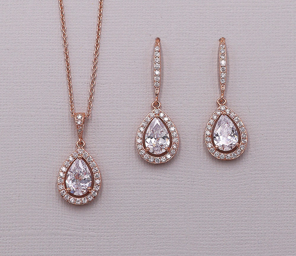 Malania Earrings and Necklace Set