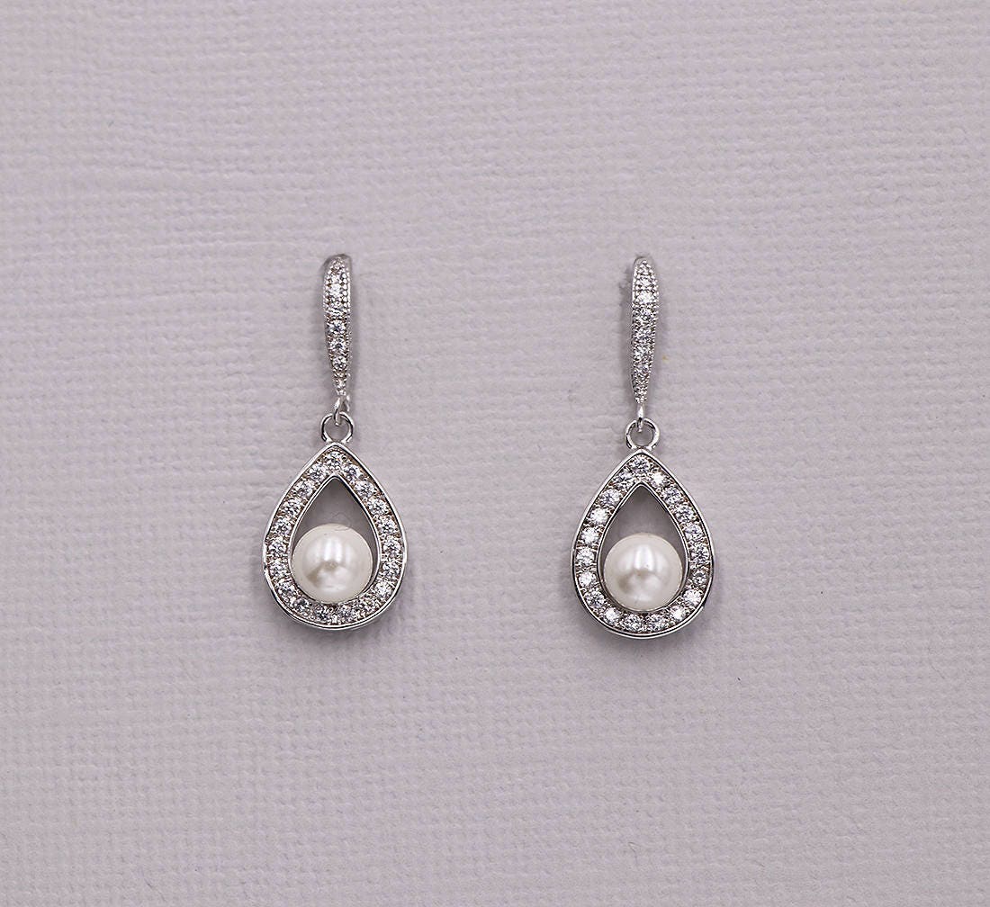 Annabel Pearl Dangle Earrings