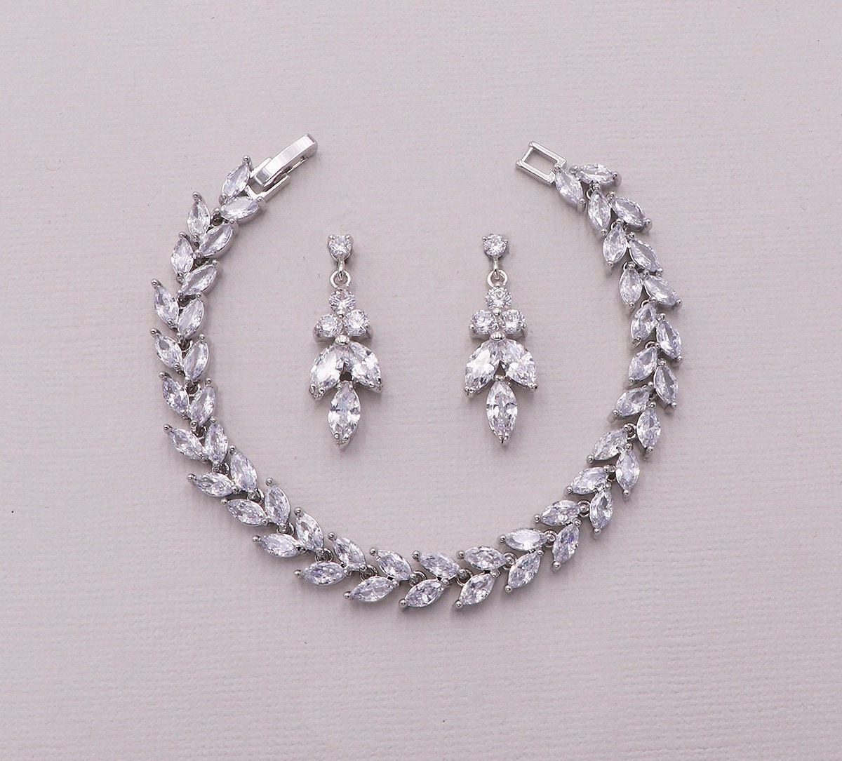 Leaf Drops Dangle Earrings
