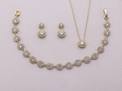 Aubrie Halo Necklace Set