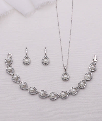 Annabel Pearl Jewelry Set