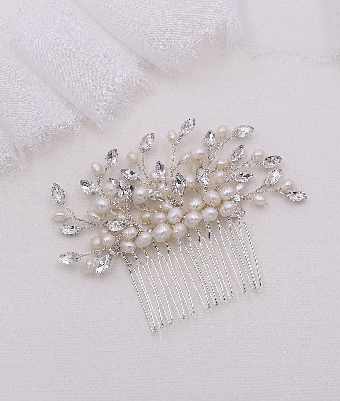 Isabelle Freshwater Pearl Comb