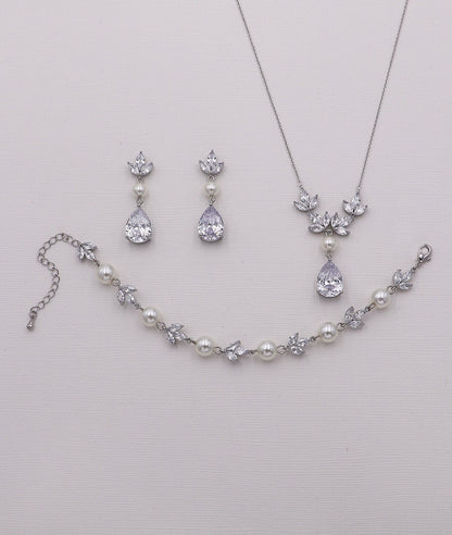 Bailey Pearl Jewelry Set