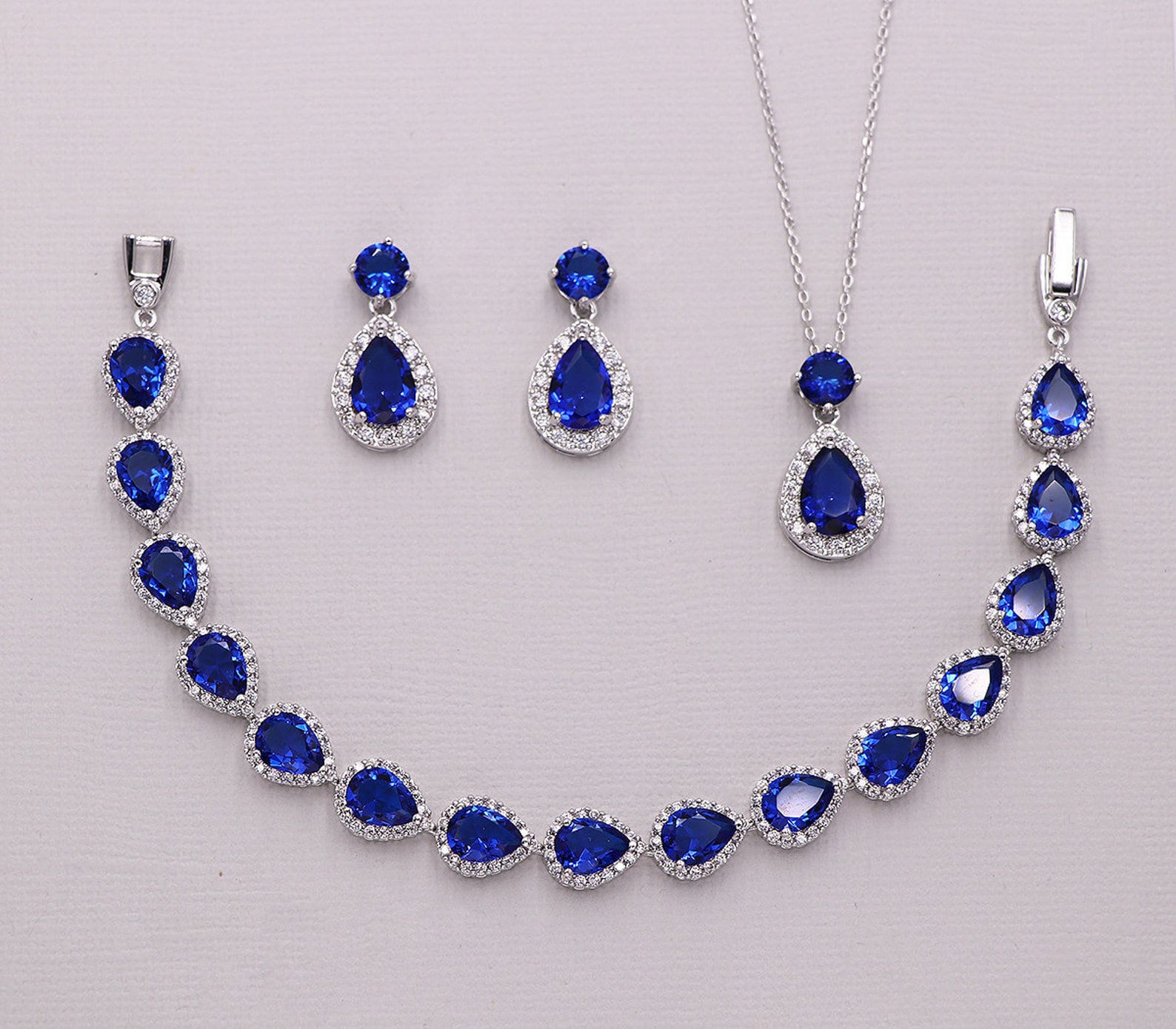 Avery Blue Pear Jewelry Set