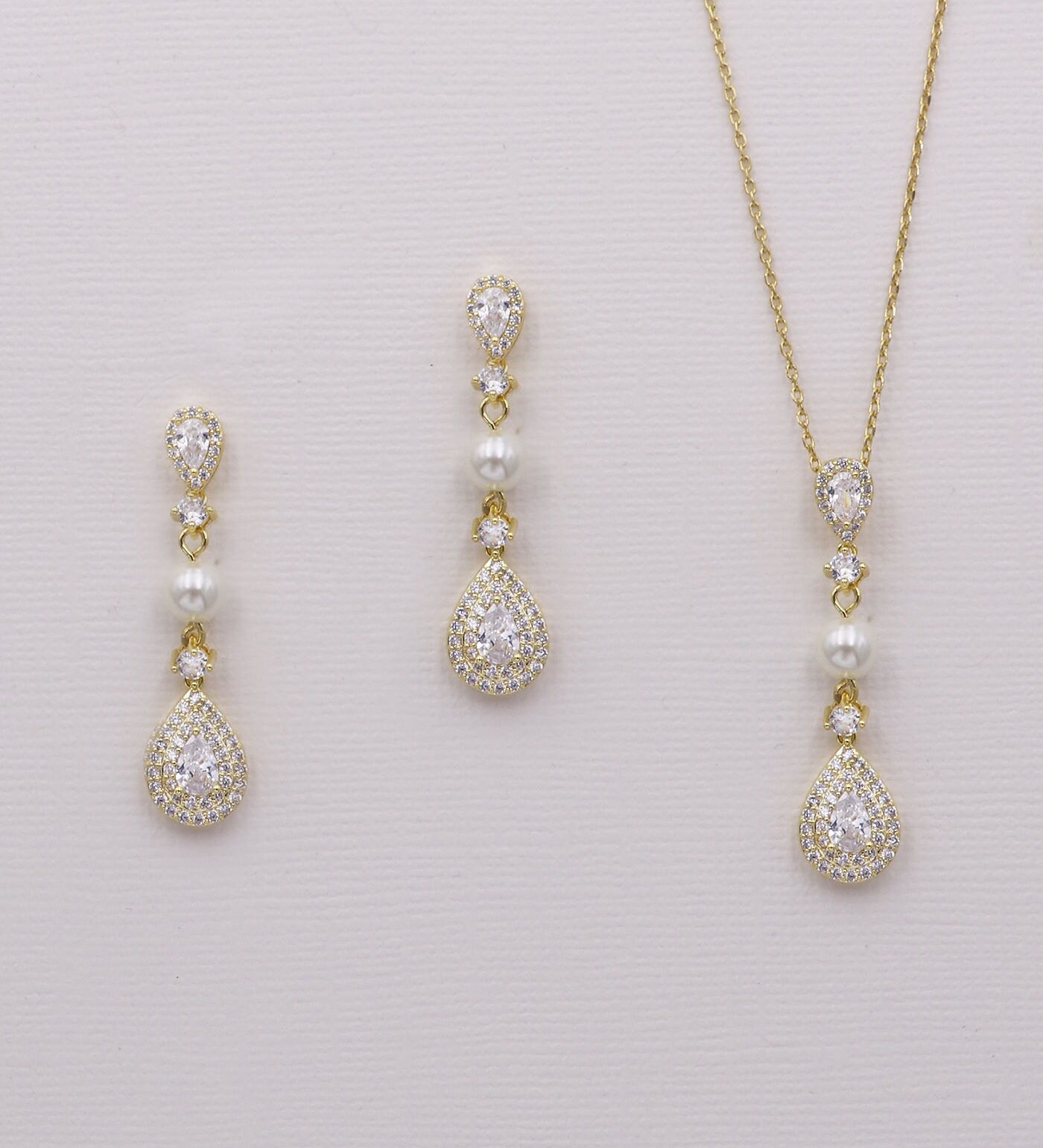 Mandy Pearl Necklace Set