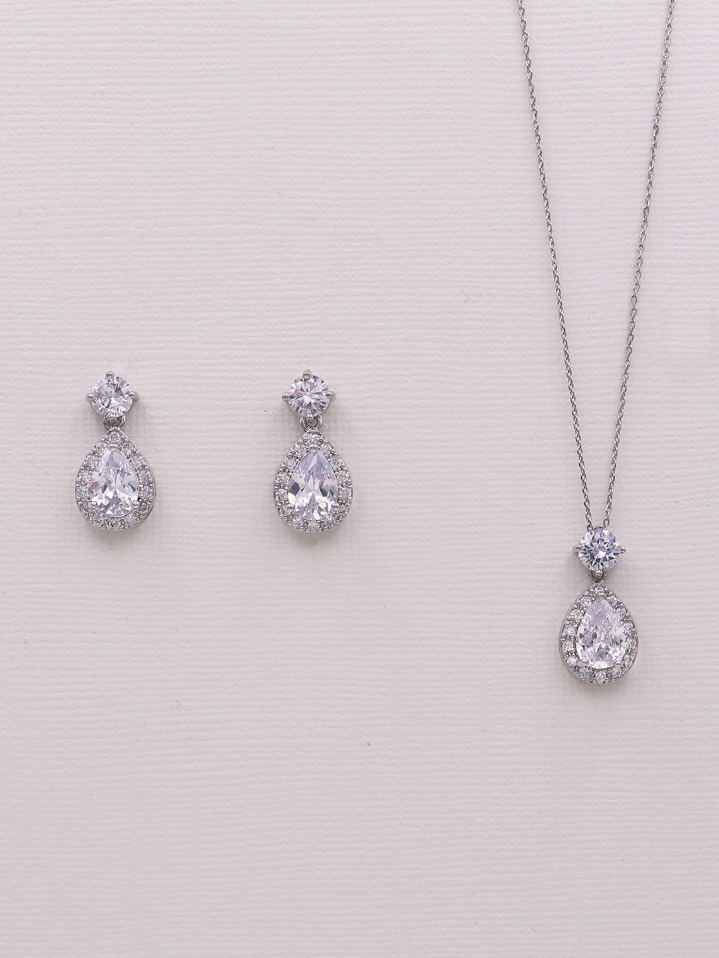 Avery Blue Pear Jewelry Set