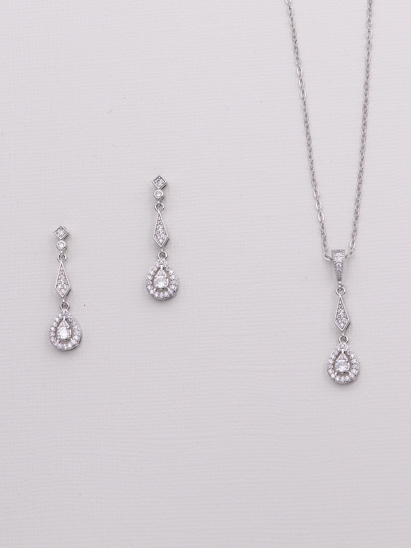 Adrianna Teardrop Jewelry Set