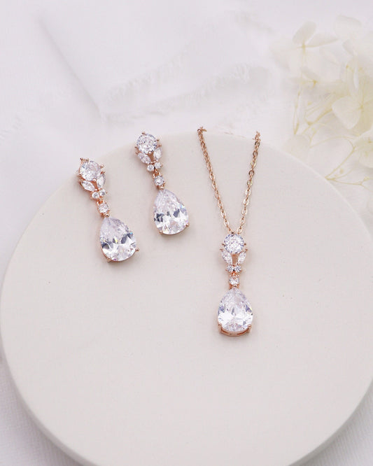 Mallie Teardrop Jewelry Set
